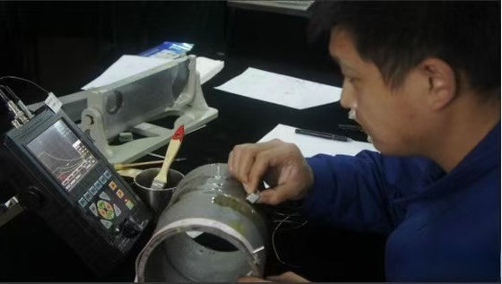 FD-GT-1010 Ultrasone Foutdetector Vierkante Golf Aandrijving 5,7-inch TFT-scherm voor Inspectie van Drukvaten en Spoorwegen