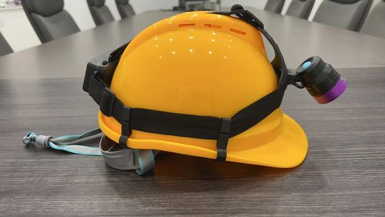 Fluorescerende Magnetische Deeltjes UV-Hoofdlamp DG-3101S met een piek golflengte van 365-370nm en 2 stuks 18650 lithium batterijen