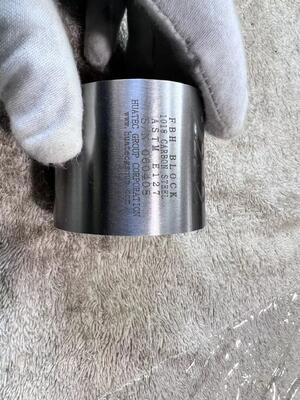 Set van 8 platte-bodem gaten met oppervlakteamplitude