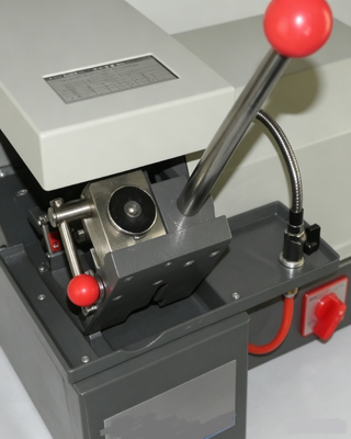 HC-300E Metallografische steekproefsnijmachine Waterkoeling Lab Proefsnijder